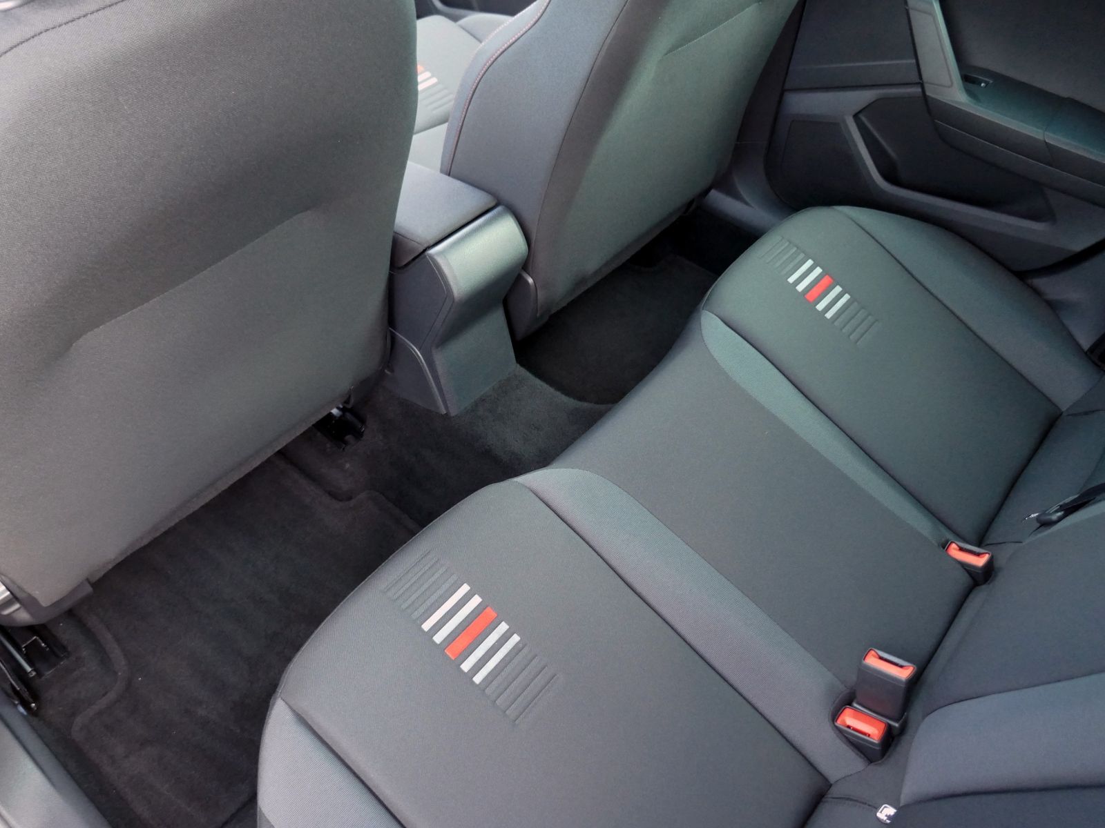 Fahrzeugabbildung SEAT Arona FR 1.0 TSI | RFK GRA