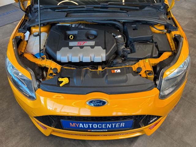 MYAUTOCENTER – Gebraucht- und Jahreswagen mit Werkstattservice in Pfaffenhofen Ford Focus *RECARO*SPORT*SitzHZ*2-ZONEN*TÜV 0127*