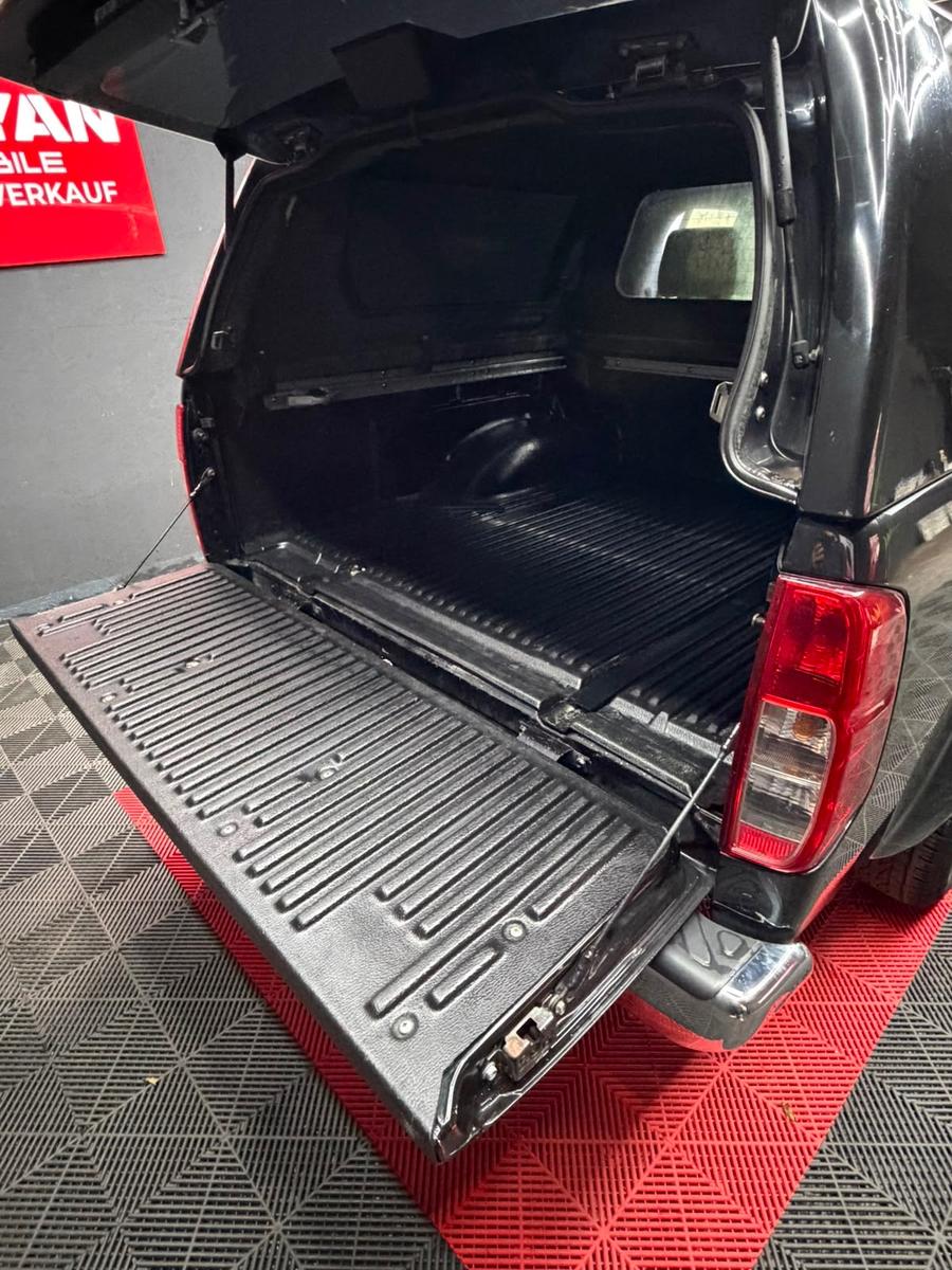 Nissan Navara Double Cabine SE 4x4 | 171 ch | BVA | Double cabine | Phares bi-xénon | Sièges chauffants | GPS | Attelage amovible