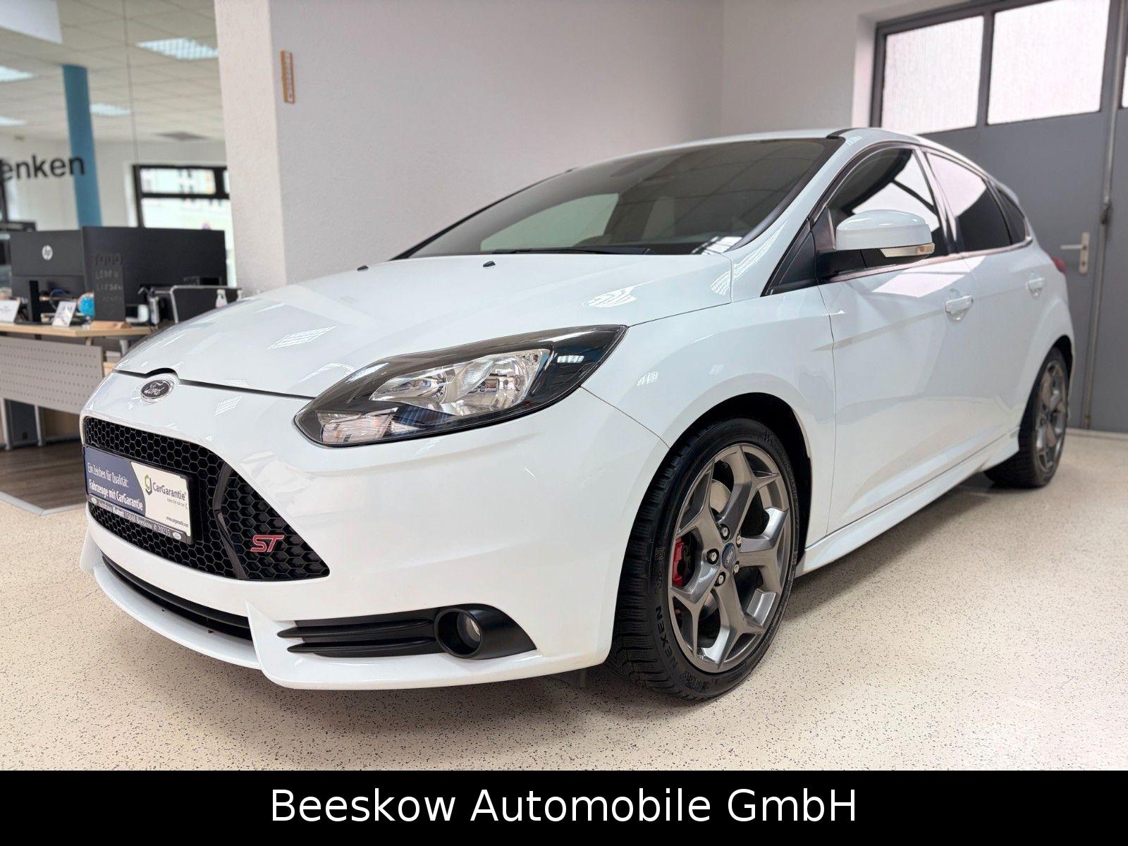 Ford Focus Lim. ST 2.0 Leder Recaro Sitzhzg USB