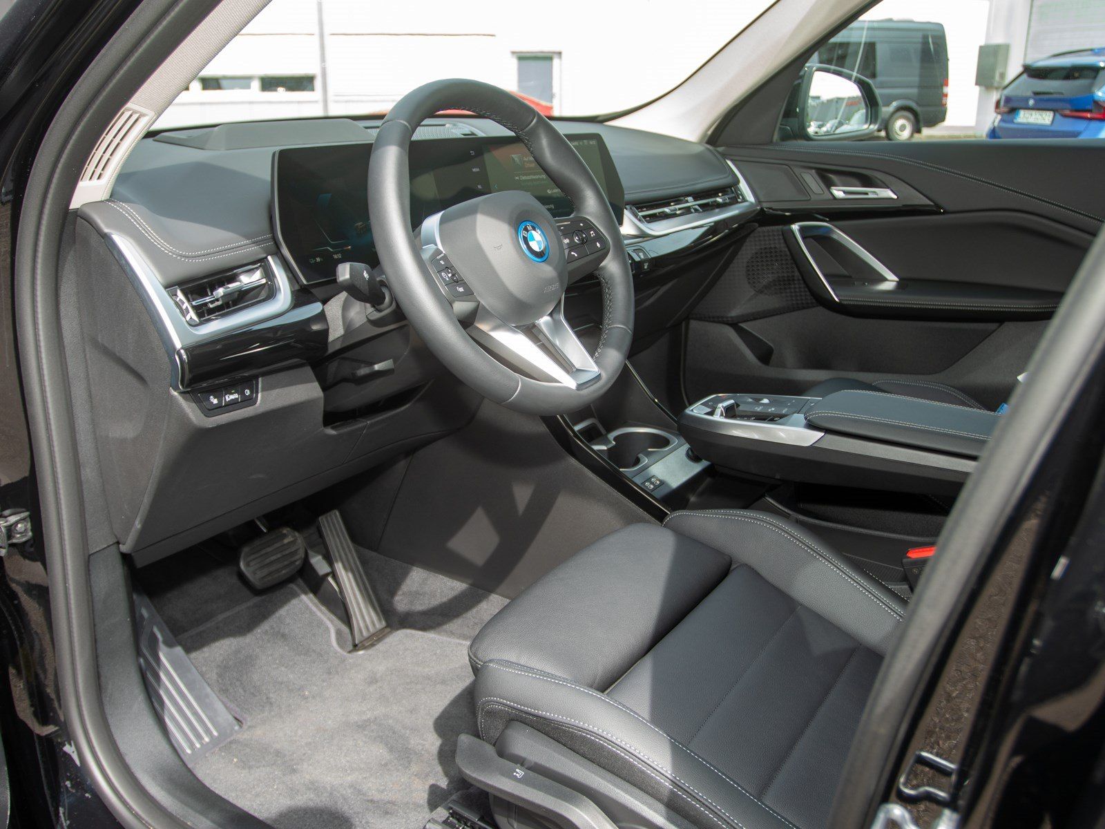 BMW iX1 eDrive20 xLine HUD AHK Sportsitz ACC 360°Cam imagem 3