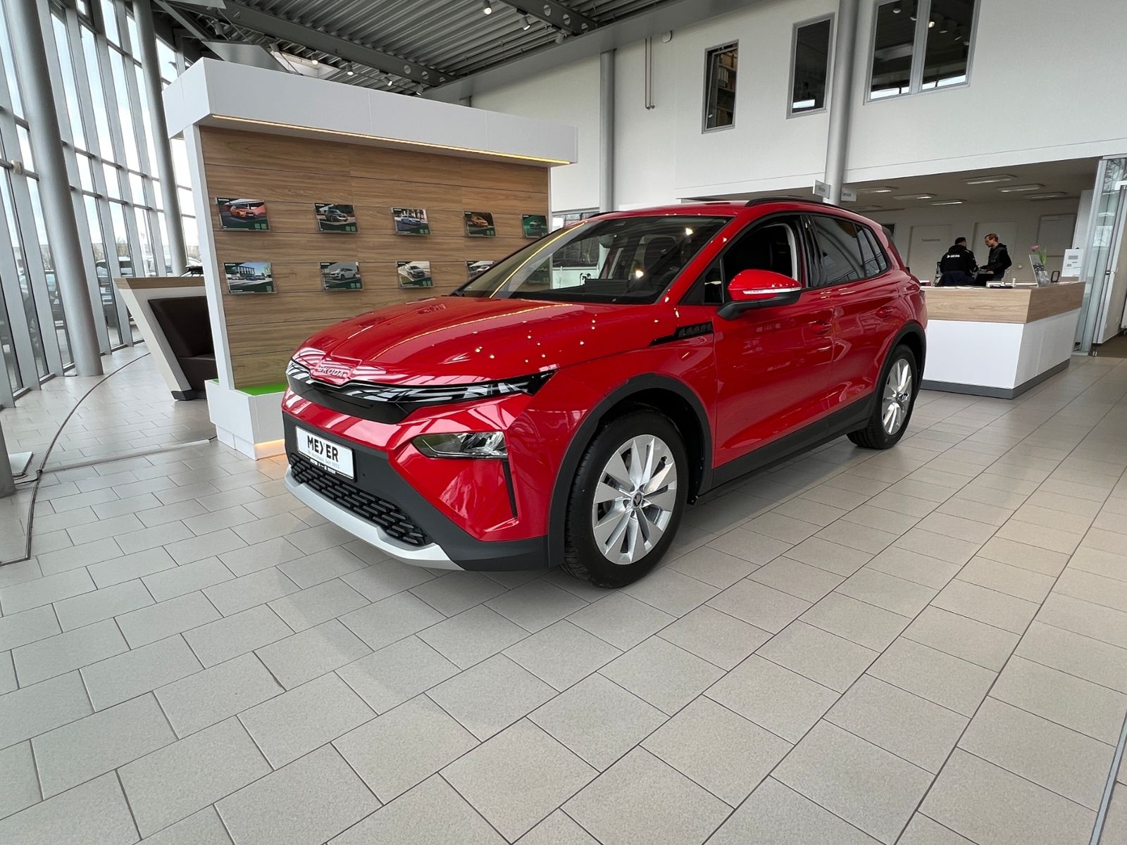 Fahrzeugabbildung SKODA Elroq 50 TOUR *AHK, LED, Navi, Kamera, 19"-LM*