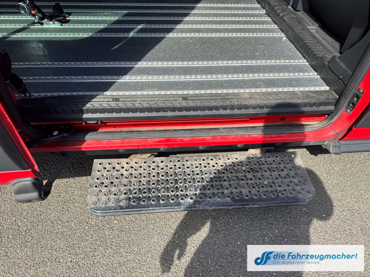 Fahrzeugabbildung Ford Transit Kombi 350 L3 Trend StandHZG *2520 *EXPOR