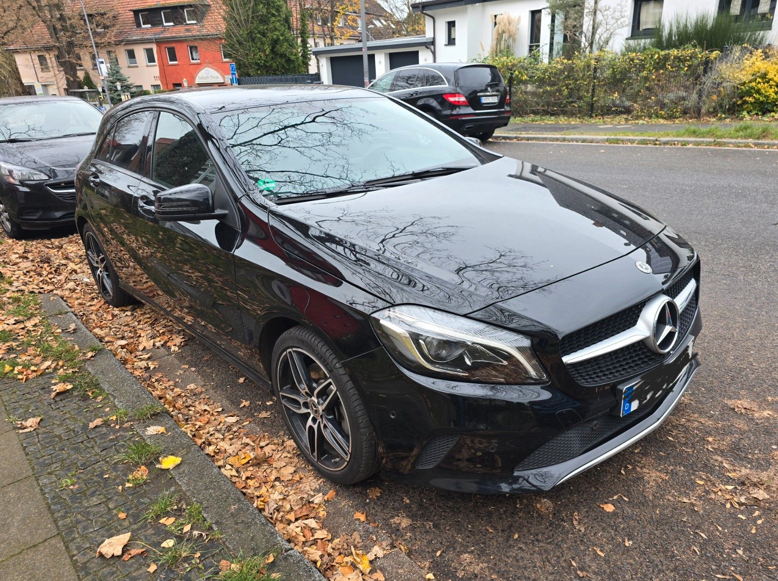 MERCEDES-BENZ A 250 Urban DCT TÜV 01/27 Harman Kardon