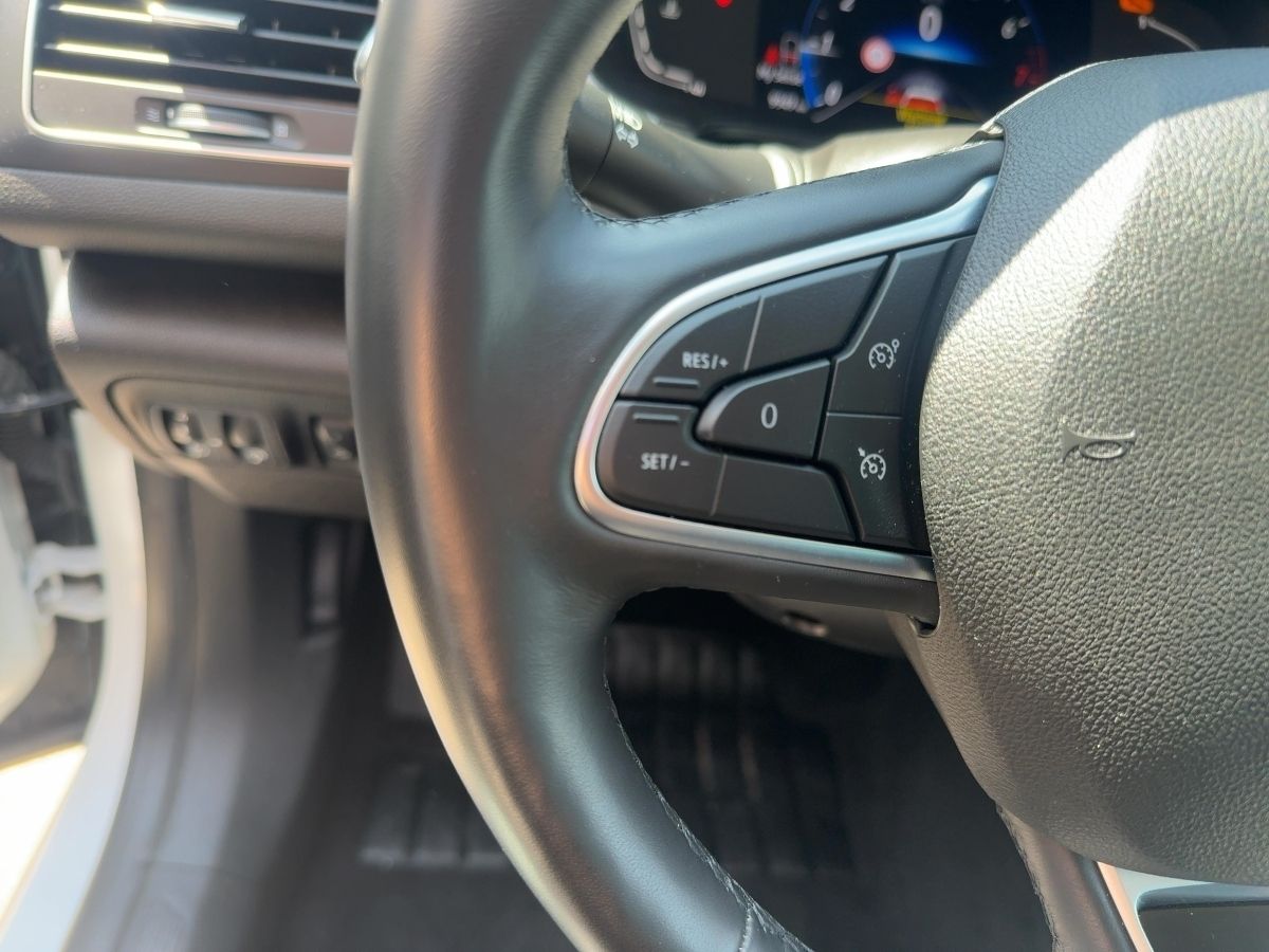 Fahrzeugabbildung Renault Megane Lim. 5-trg. Techno TCE 140 EDC SHZ Navi