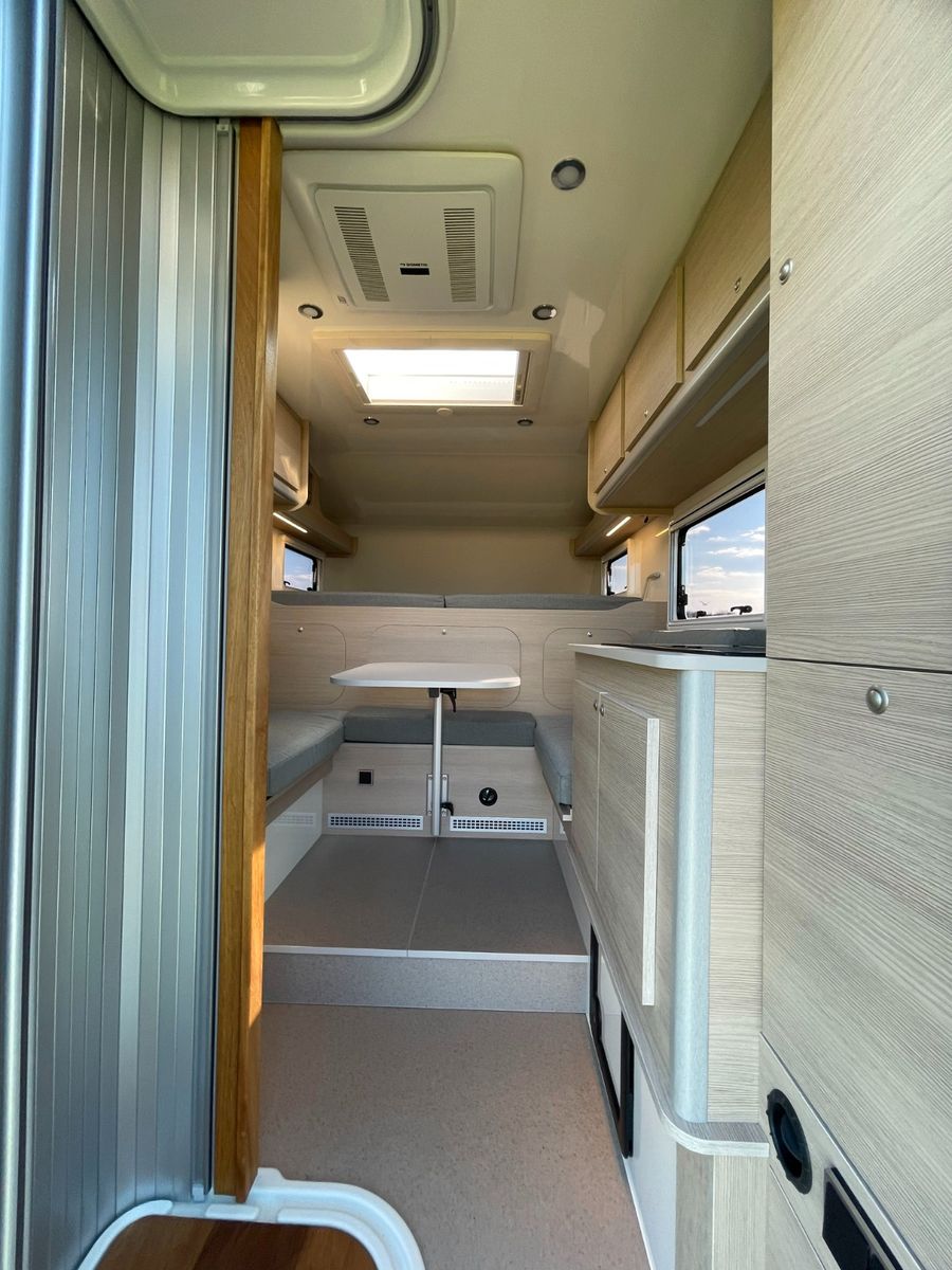 Fahrzeugabbildung Andere OVERLANDER 240