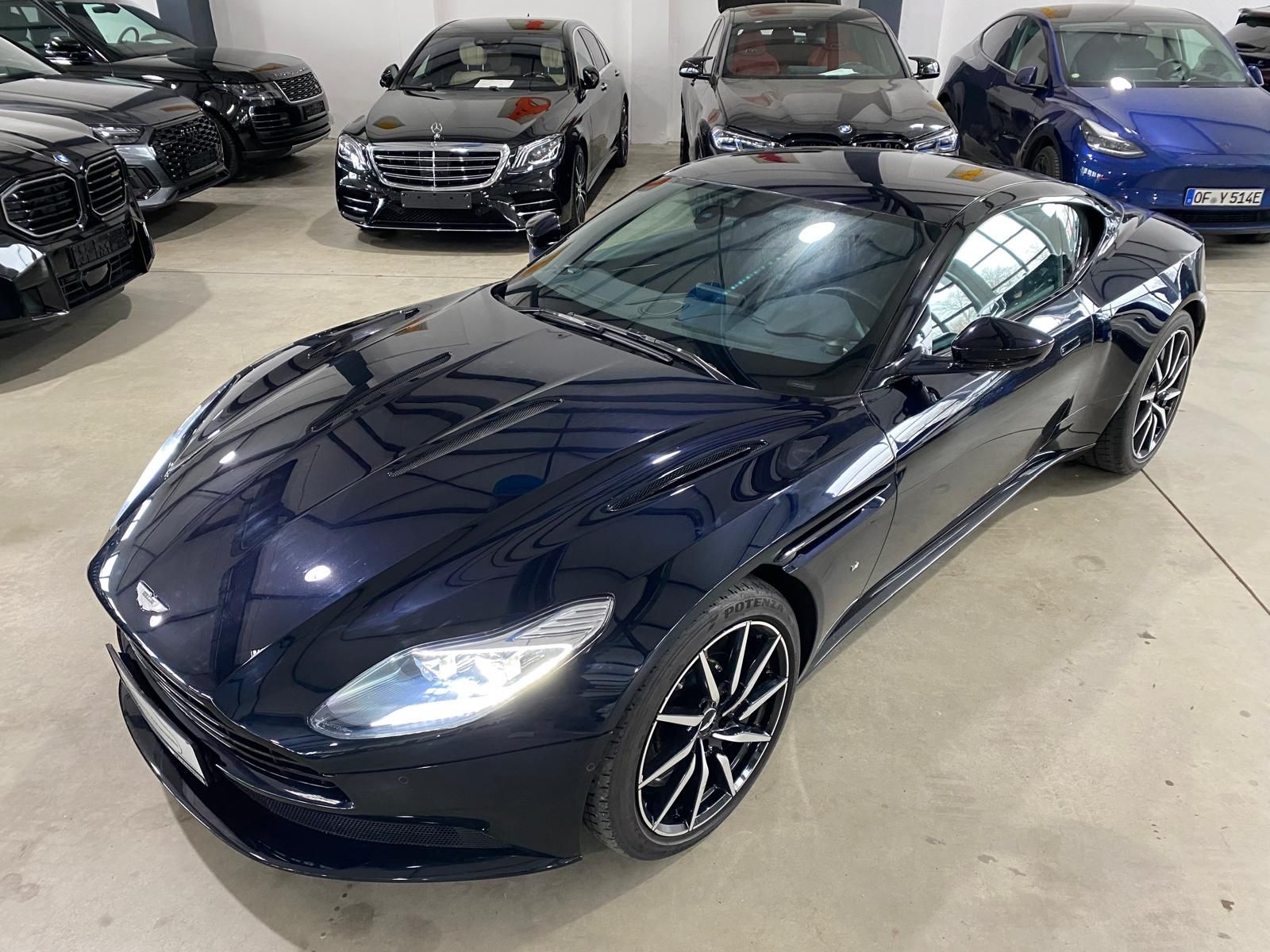 Fahrzeugabbildung Aston Martin DB11 V12 Coupe Launch Edition