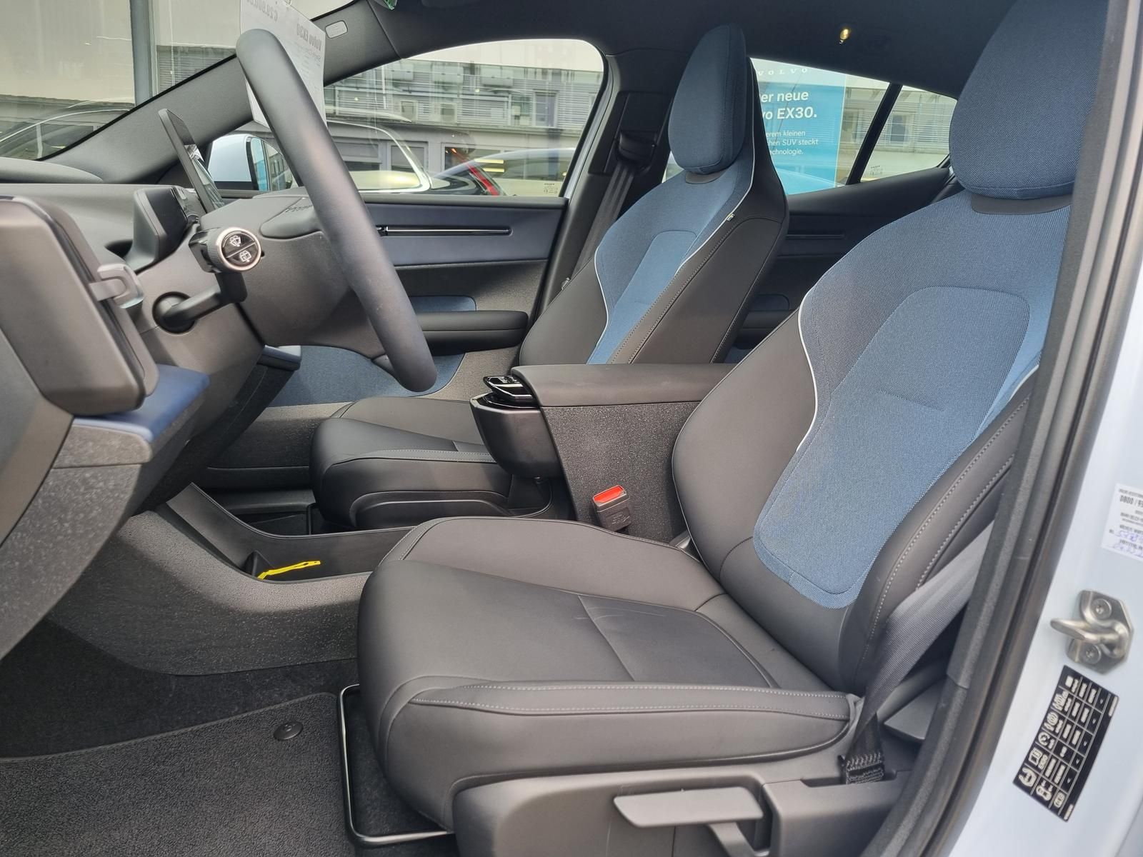 Fahrzeugabbildung Volvo EX30 Single Core 'Sitzheizung, Lenkradheizung'