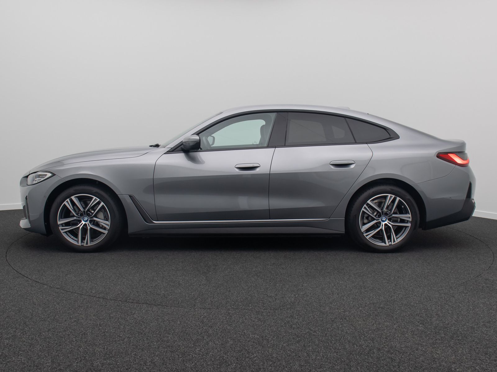 Fahrzeugabbildung BMW i4 eD40 Gran Coupé Kamera HUD DAB H/K Komfort