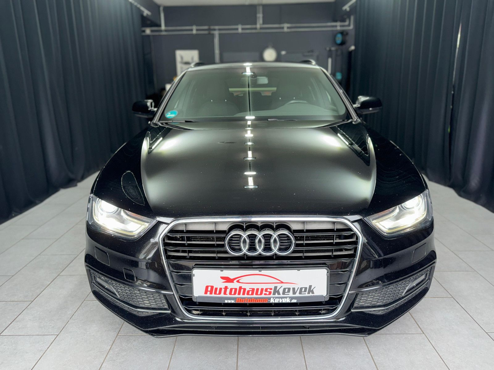 Fahrzeugabbildung Audi A4 Avant 2.0 TDI |1-HAND|S-LINE|NAVI|TÜV 09/26|