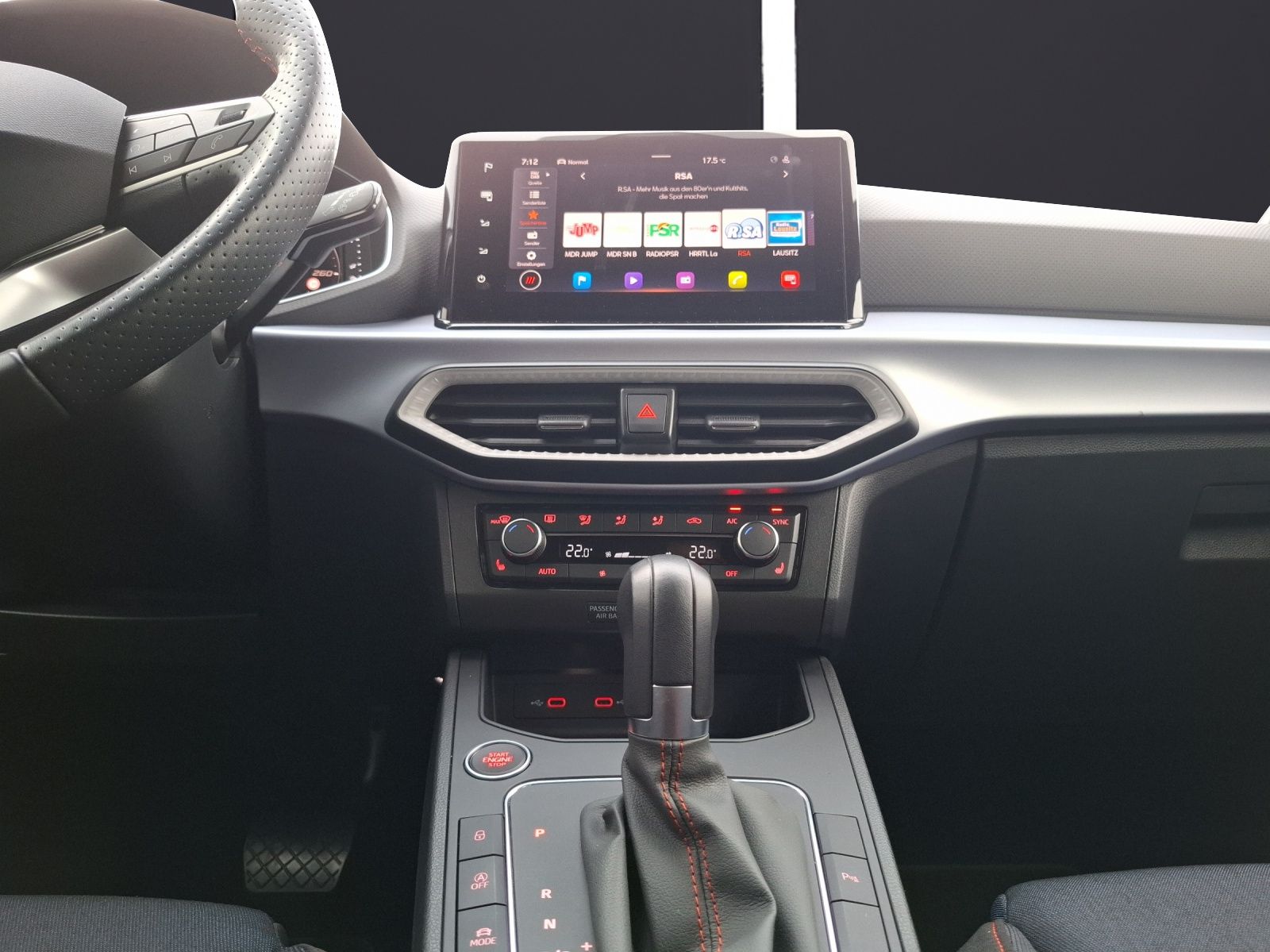 Fahrzeugabbildung SEAT Ibiza TSI FR-Line DSG LED Navi AID ACC RFK SH 18