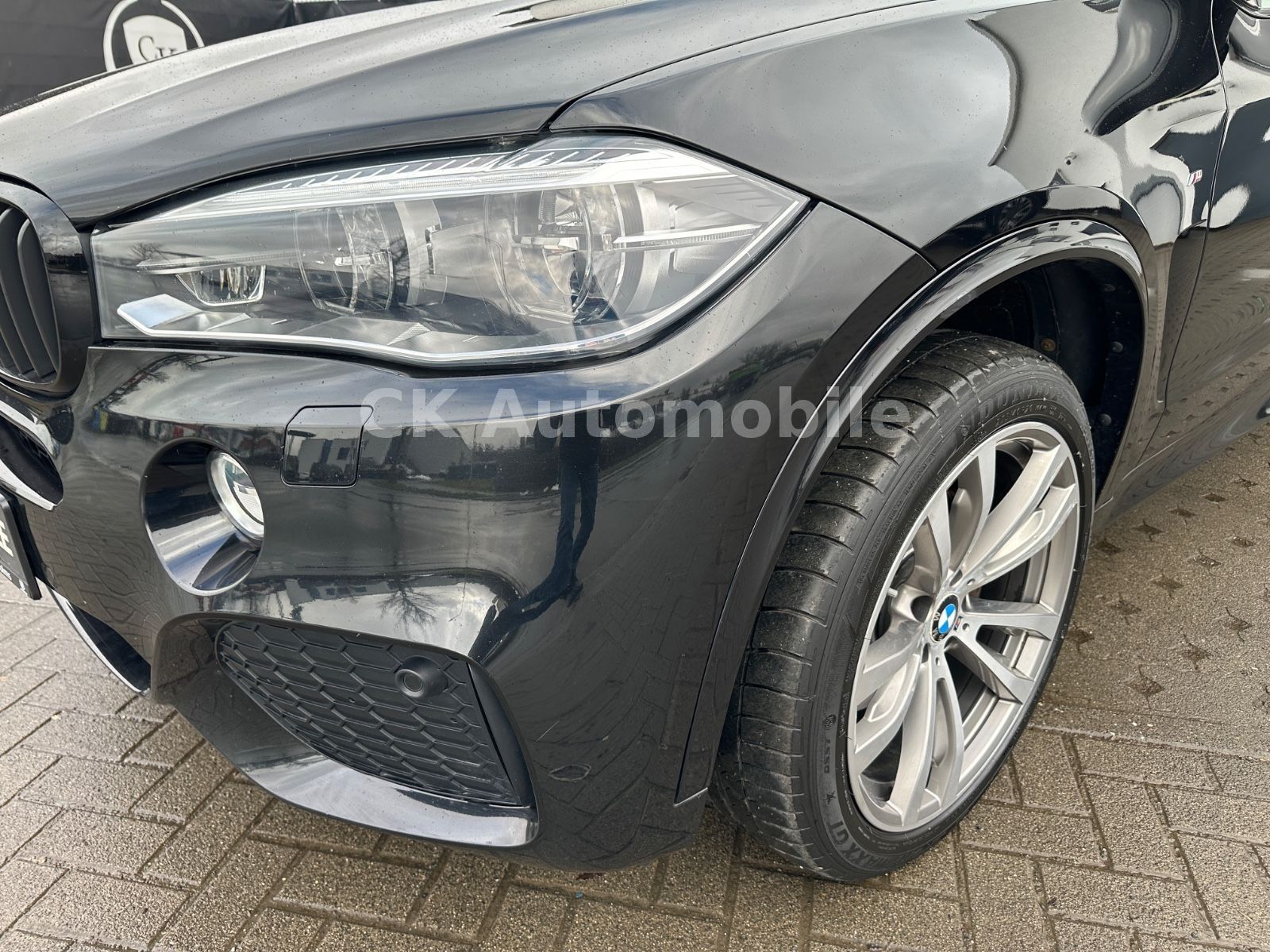 Fahrzeugabbildung BMW X5 xDrive 35i M-Sport/Navi/Pano/Head-Up/LED/AHK