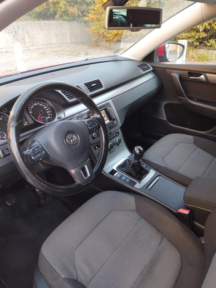 Volkswagen Passat 2012 — photo 12