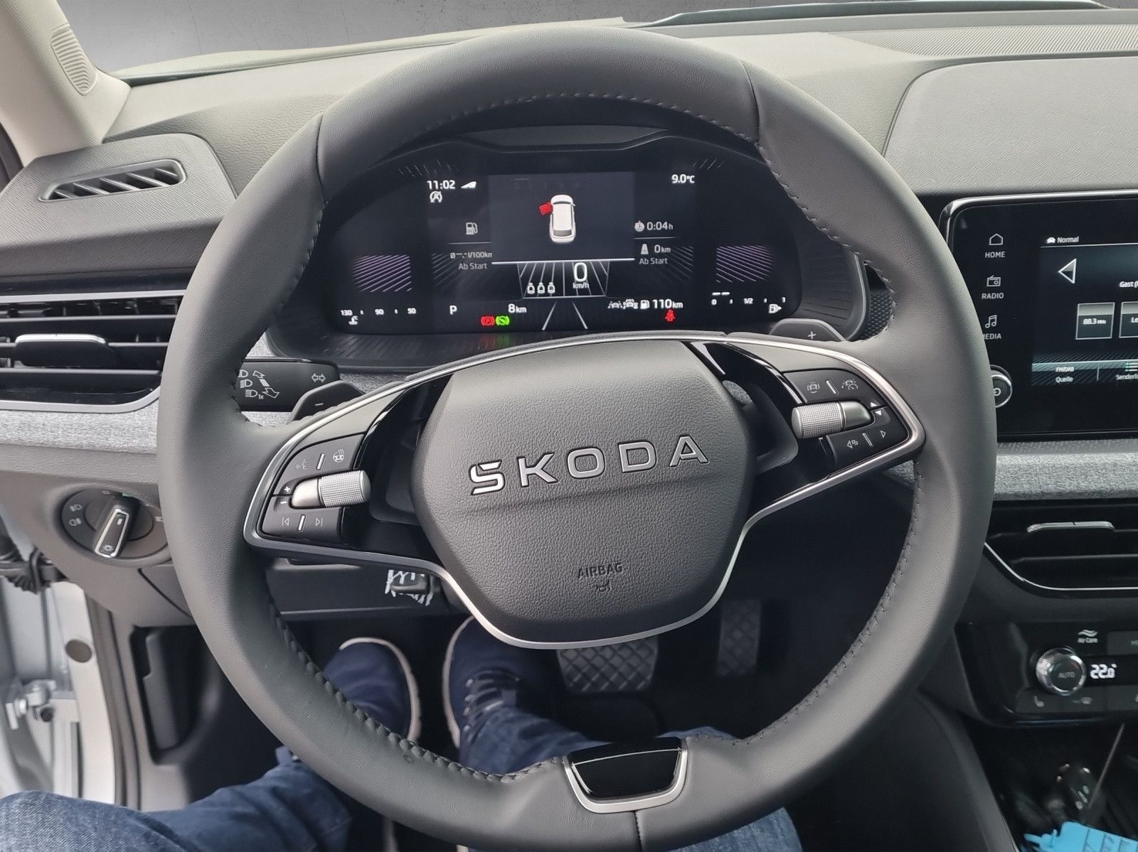 Fahrzeugabbildung SKODA Kamiq Tour 1,0 TSI 85KW/110PS Fahrassi Clever