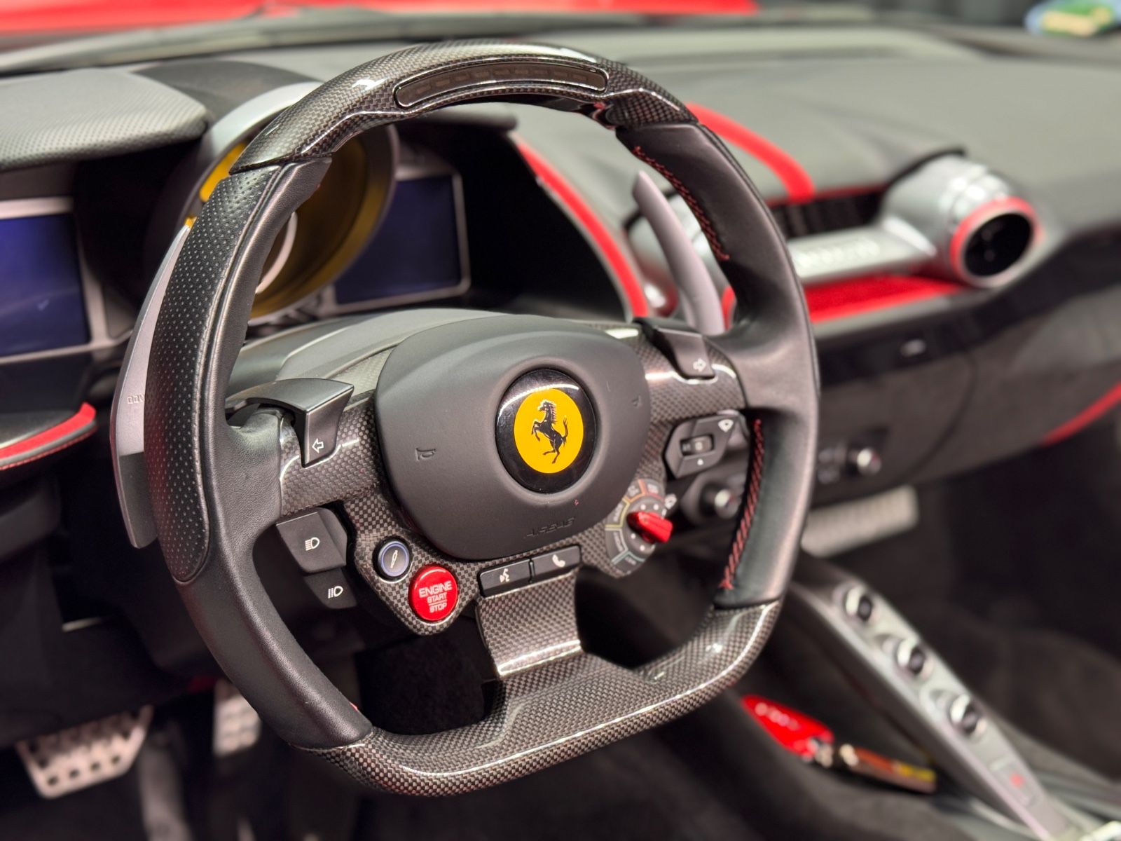 Fahrzeugabbildung Ferrari 812 Superfast|CARBON-SCHALENSITZE|360"KAMERA|ACC