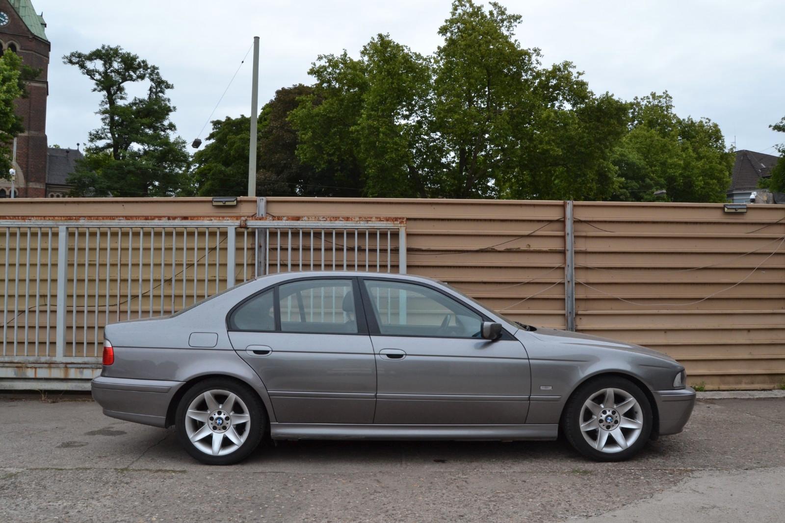 BMW 520i Lifestyle*1.HAND*XENON*LEDER*S.DACH*SHZ*