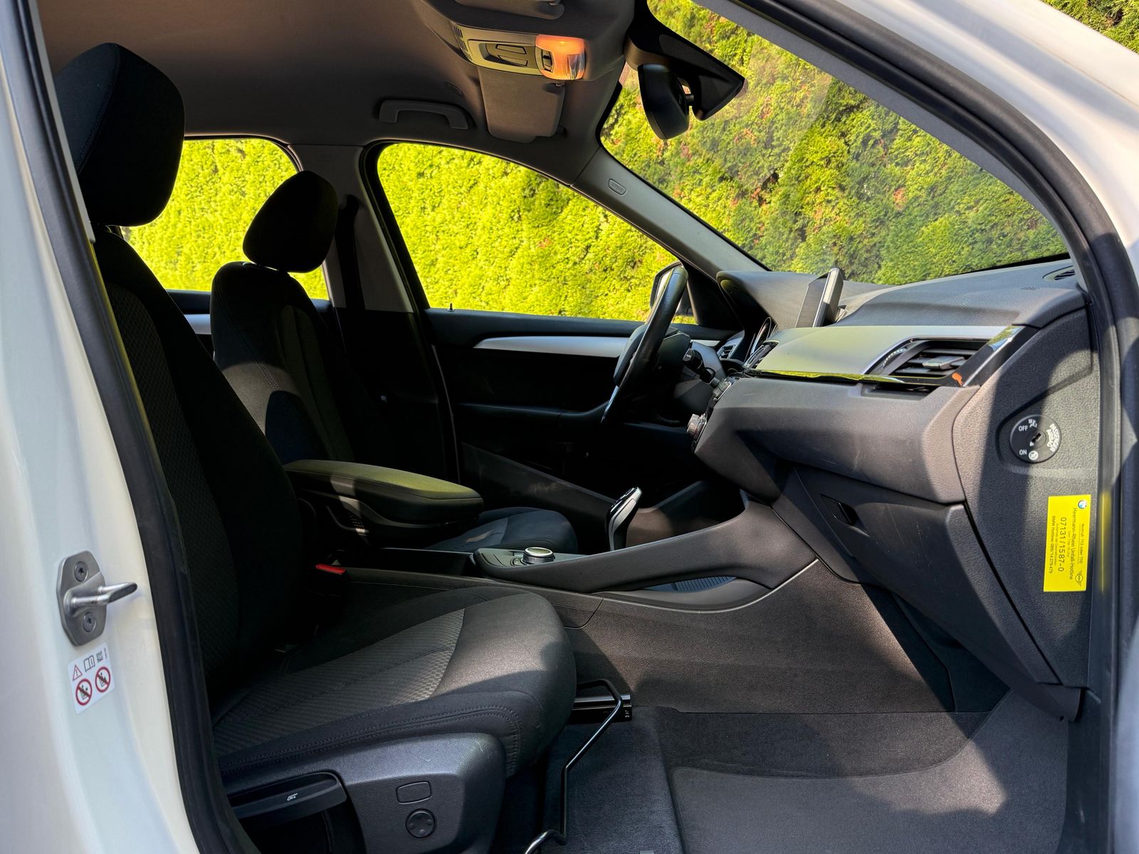Fahrzeugabbildung BMW X1 sDrive 18 i Aut. LED+NAV+SHZ+AHK+TEMP+KAM+DAB