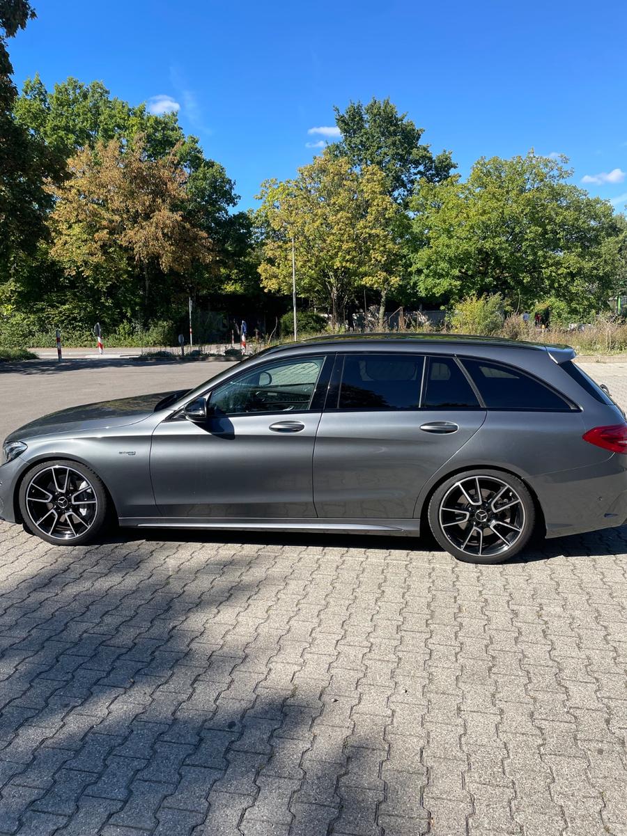 Mercedes-Benz C 43 AMG C 43 4MATIC T Autom. Standard