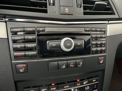 MERCEDES-BENZ E 200 CGI / NUR 56.tKM / GARANTIE / 2.HD / XEN /
