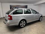 Skoda Octavia Combi Elegance *1HAND* - gebrauchte Skoda Octavia aus dem Jahr 2010