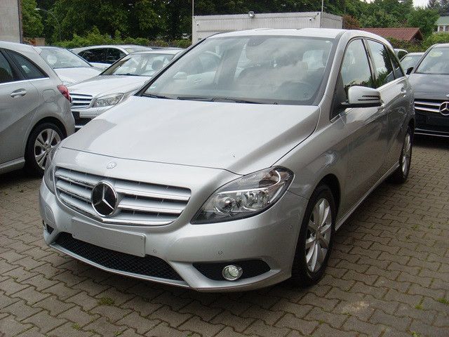 Mercedes-Benz B 180 Autom /  Rückfahrkamera / Akt. Park