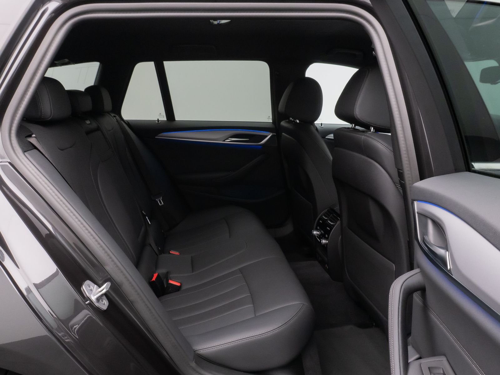 Fahrzeugabbildung BMW 520d Kamera DAB 4xKlima Leder M Sport AHK Alarm