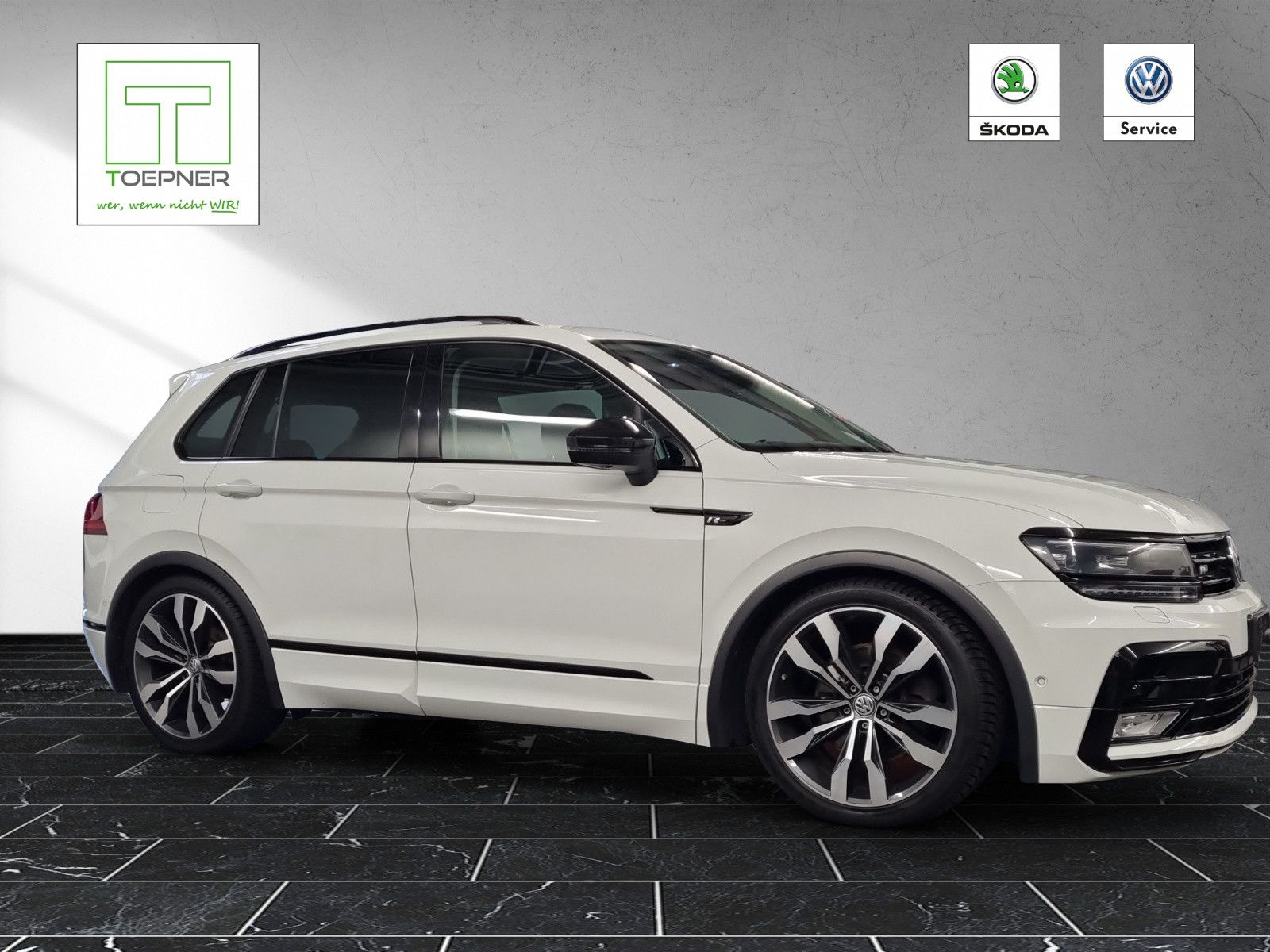 Fahrzeugabbildung Volkswagen Tiguan Highline 4Motion 2,0 TDI DSG R-Line Pano