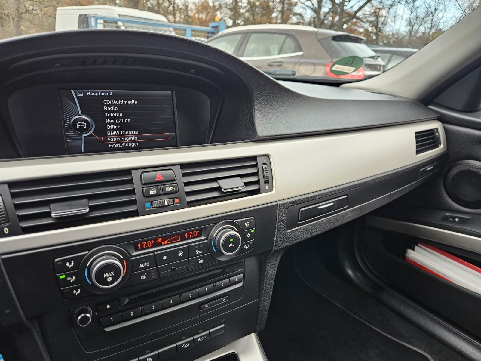 BMW 320 2011 — photo 15