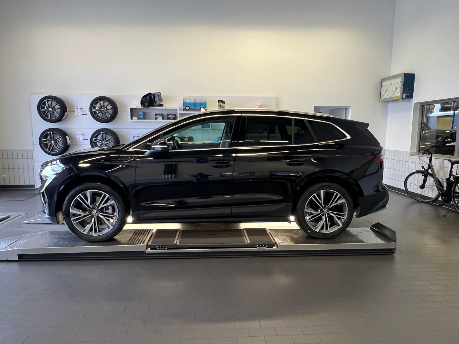 Fahrzeugabbildung SKODA Enyaq 85 *AHK, LED, ACC, 20"-LM*