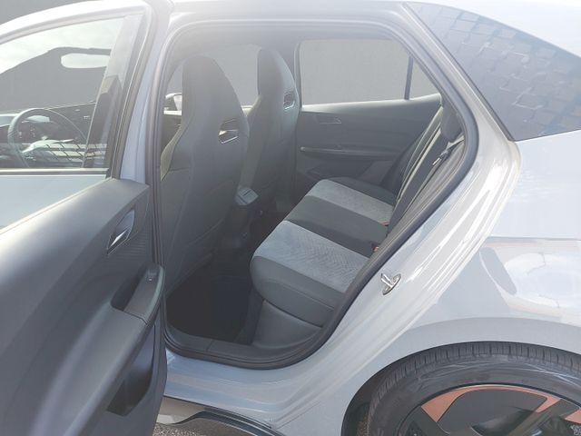 Born 150 kW Navi Digitales Cockpit, LED,ACC,PDC