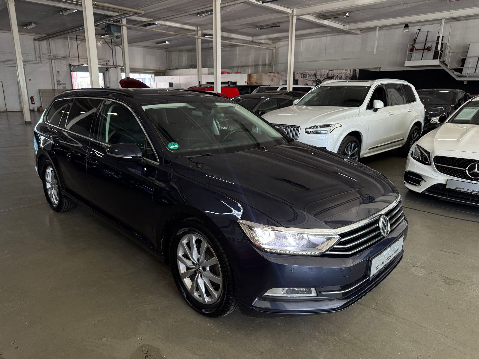 Fahrzeugabbildung Volkswagen Passat 2.0 TDI DSG COMFORTLINE NAVI LED AHK ACC