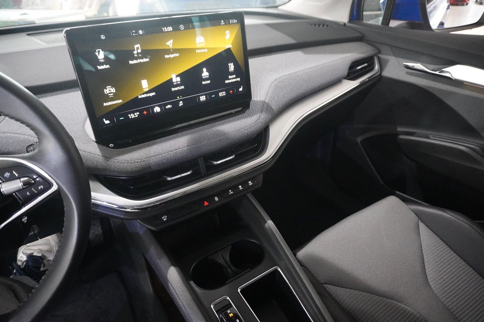 Fahrzeugabbildung SKODA Enyaq 50 IV LOFT NAVI/LED/SHZ/VIRTU./PDC/DAB+