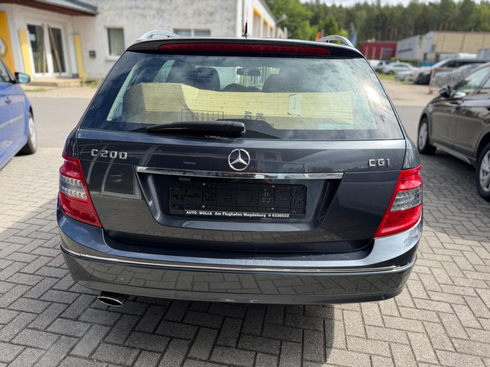 Mercedes-Benz C200 2010 — photo 7