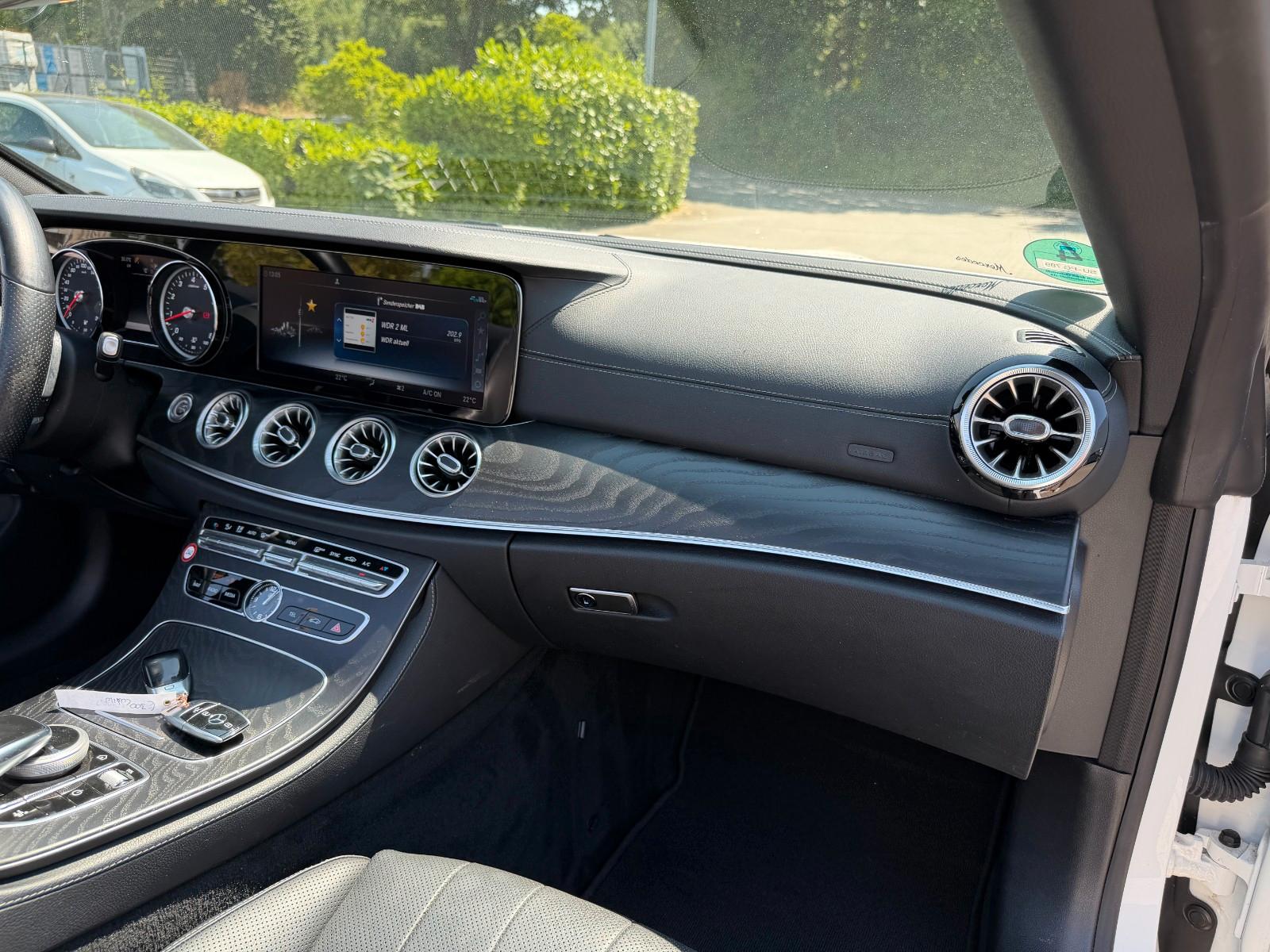 Mercedes-Benz E 300 E Cabrio Garantie *AMG Line *LED *Kamera