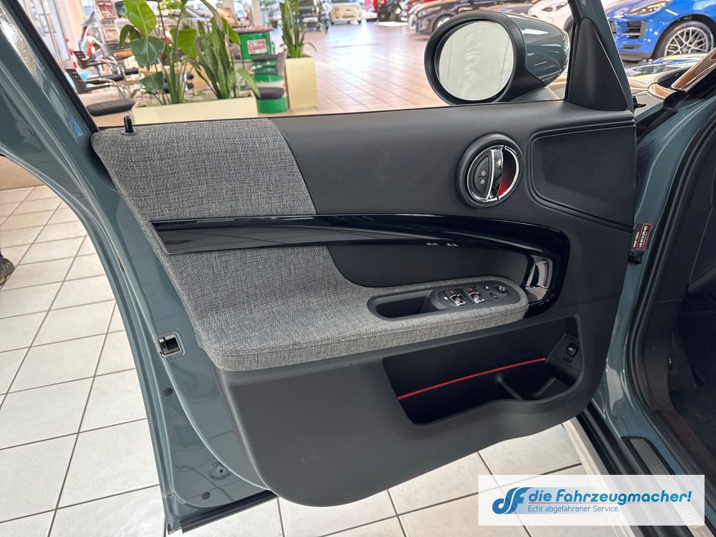 Fahrzeugabbildung MINI Cooper Countryman One Classic Trim Navi LED Blen