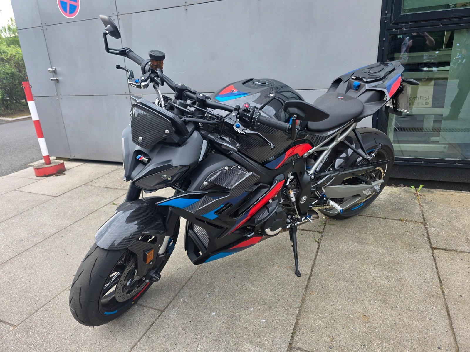 BMW M 1000 R