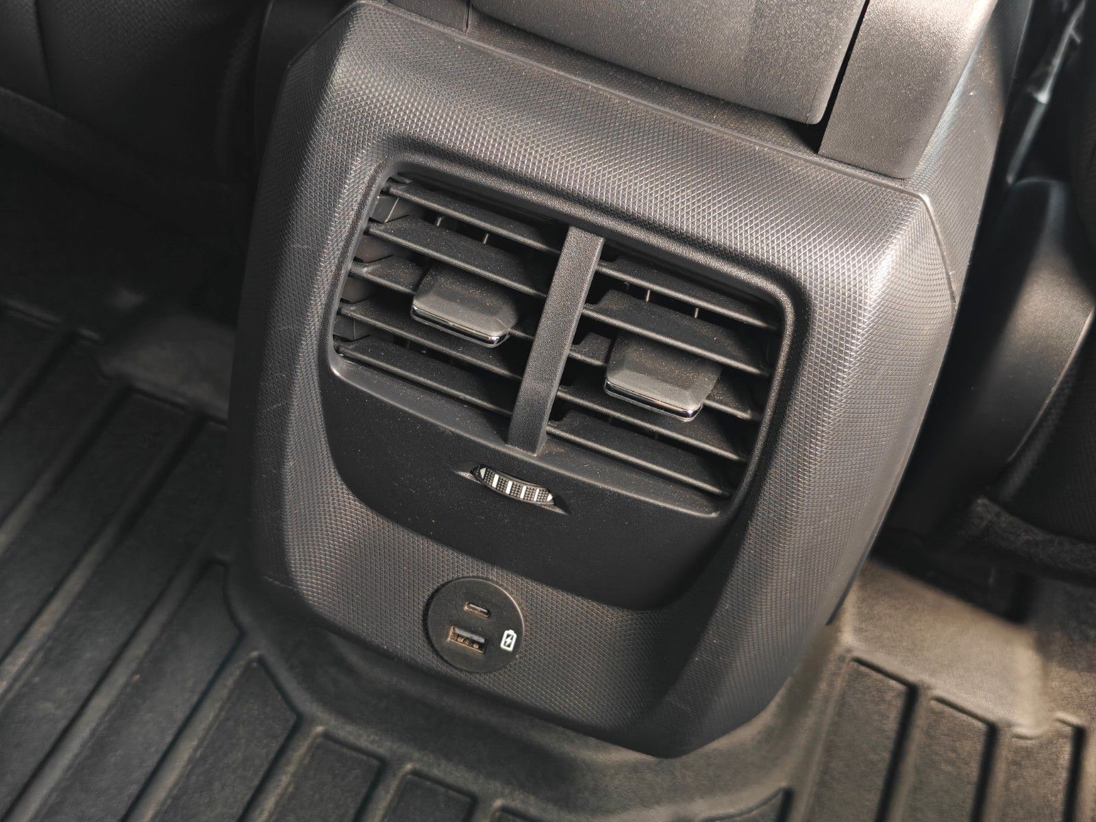 Fahrzeugabbildung Ford Mustang Mach-E - 360 Kamera, ACC, Laneassist -