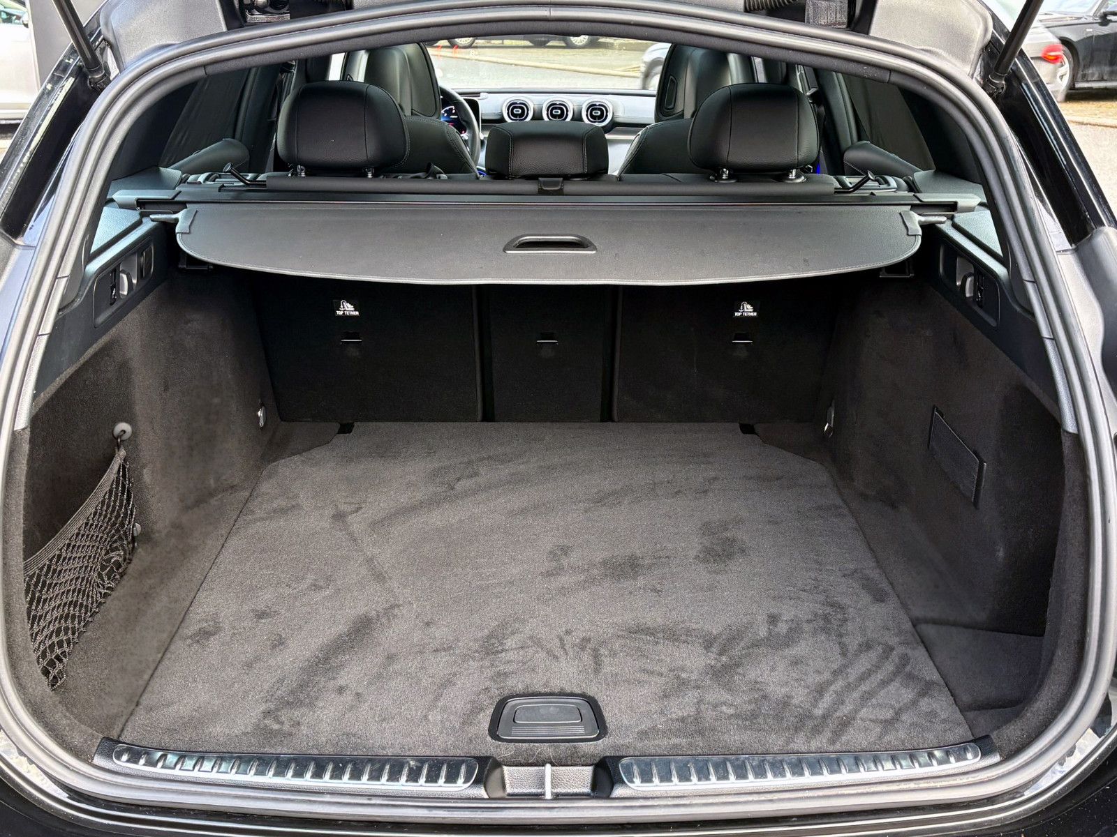 Fahrzeugabbildung Mercedes-Benz C220d T-Modell AMG-Line 360° ACC PANO HUD LED BT