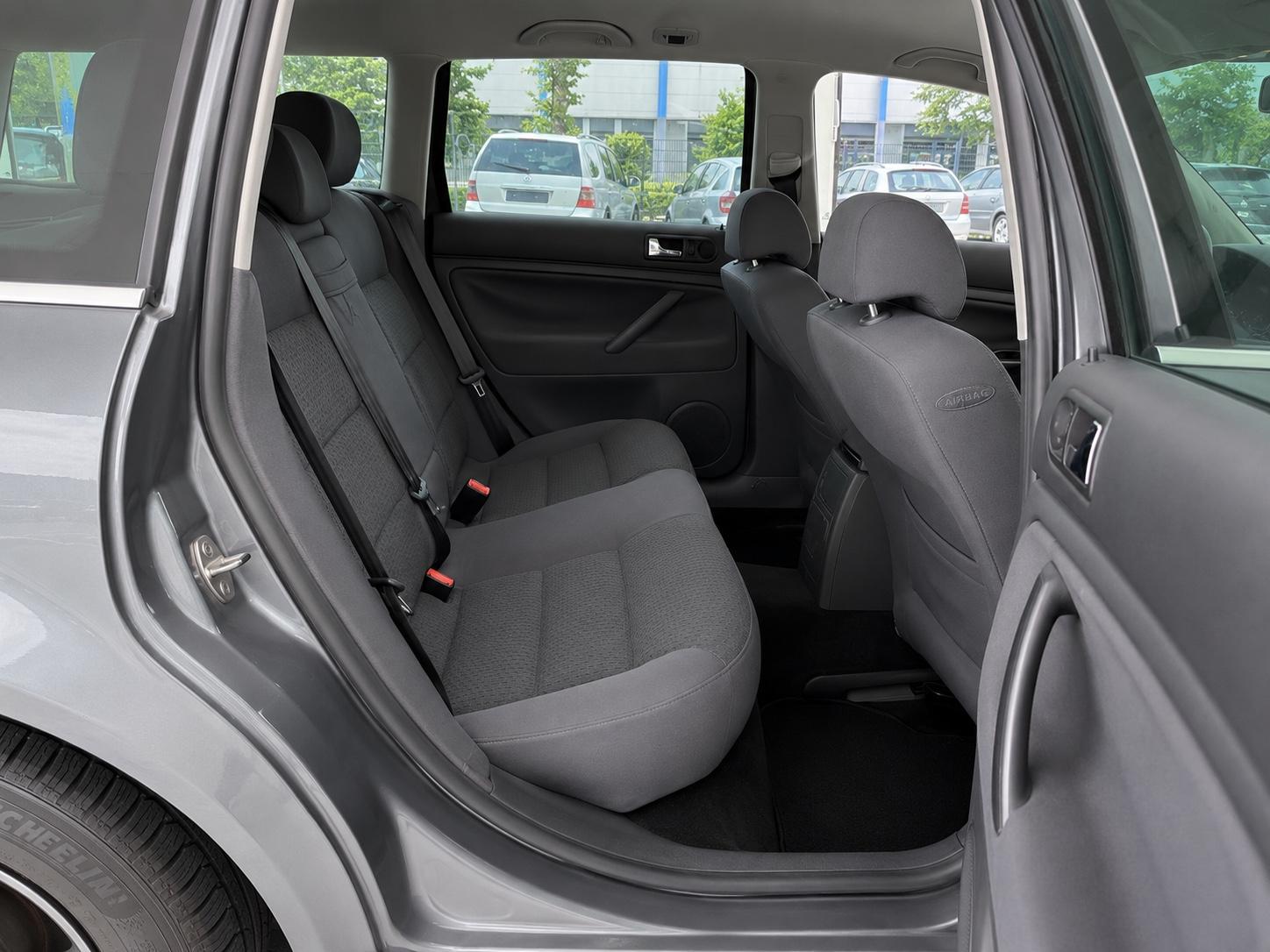 Volkswagen Passat 2005 — photo 10