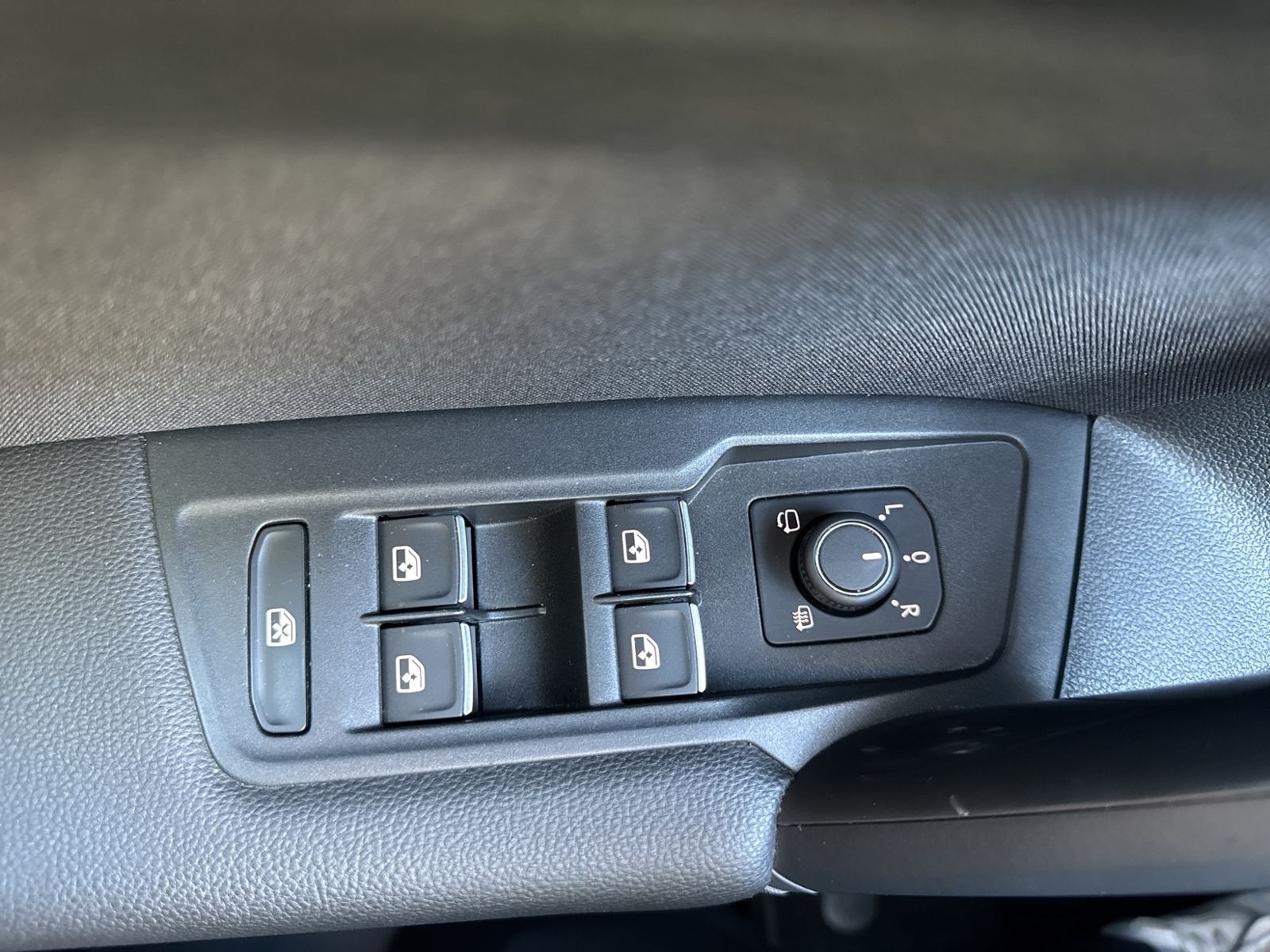 Tiguan 2.0 TDI Elegance 4Motion, AHK, Navi Disco