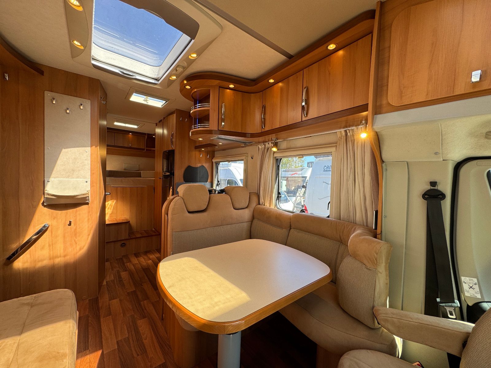 Fahrzeugabbildung HYMER / ERIBA / HYMERCAR T 614 CL 2X2 EXCLUSIVE LINE DUCATO MAXI SOLAR 1H
