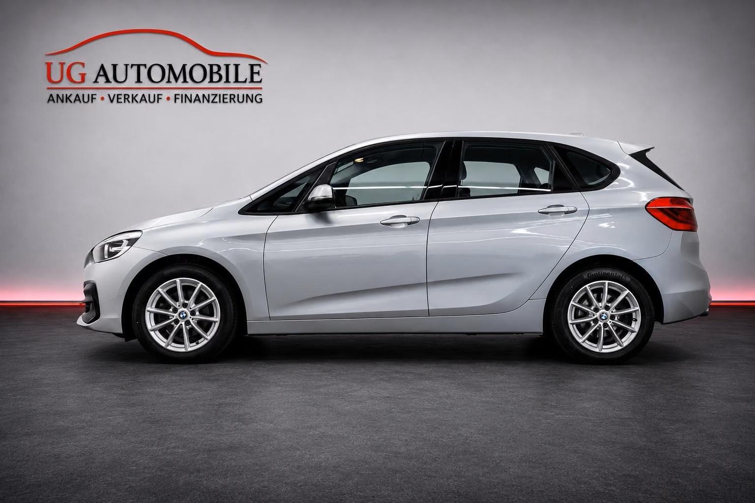 BMW 218 2 Active Tourer 218 i * AUT * R-KAM * 8xALU