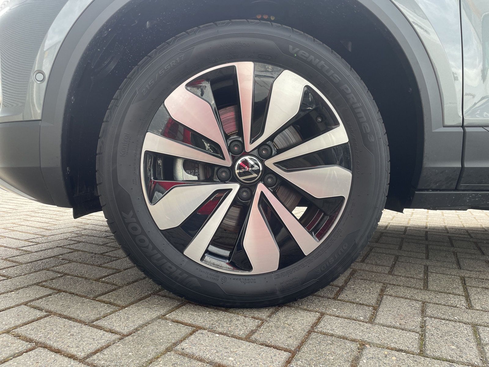 Fahrzeugabbildung Volkswagen T-Roc 2.0 TDI DSG Move NAVI AHK KAMERA