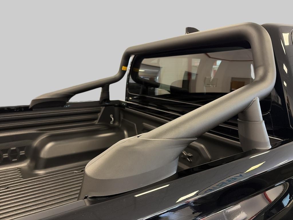 Toyota Hilux Double Cab 2.8 D MHEV 4×4 Invincible