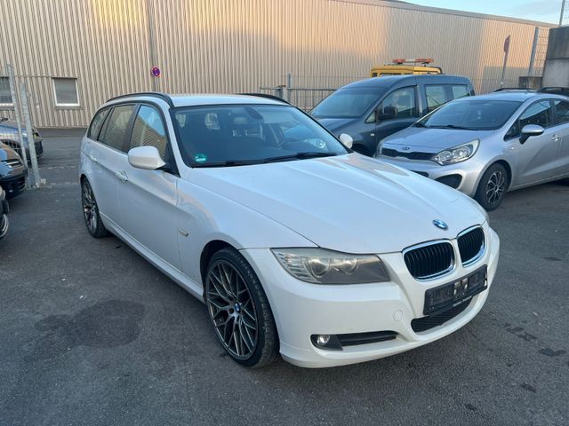 BMW 320 Baureihe 3 Touring 320d*Navi*