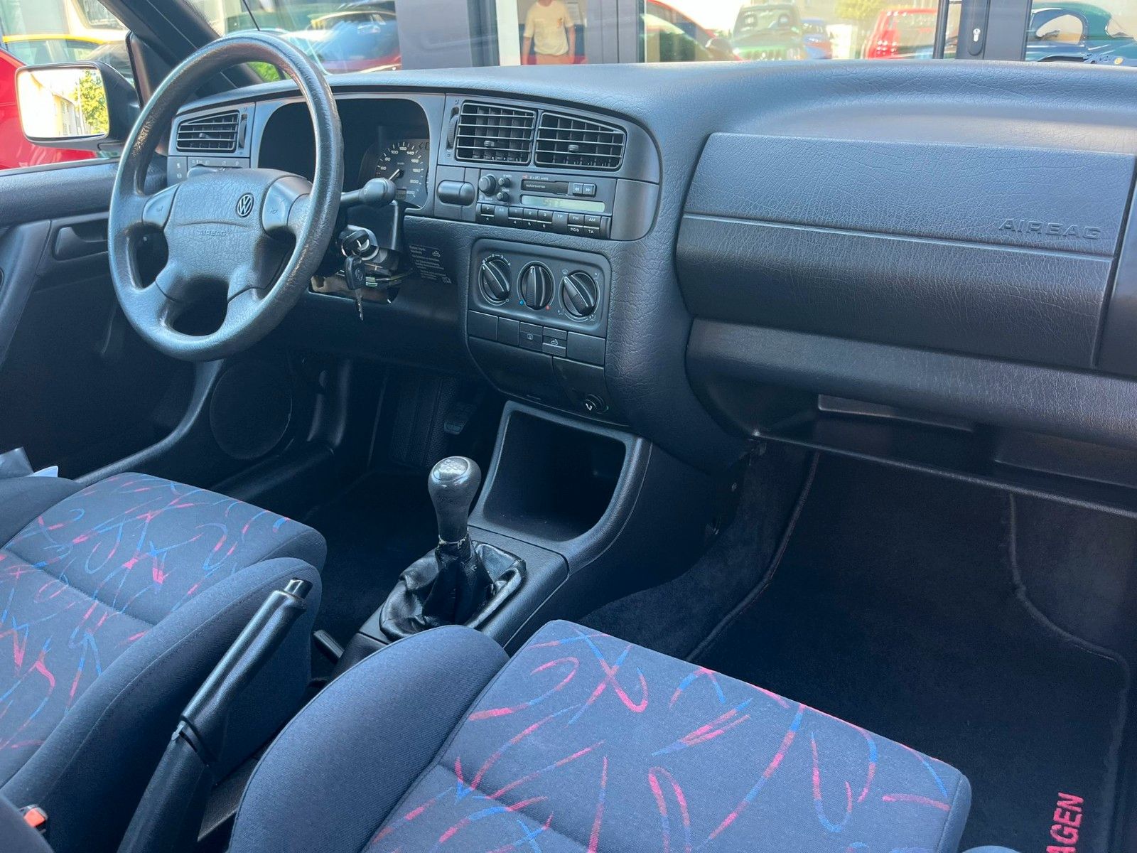Fahrzeugabbildung Volkswagen Golf 3 Cabriolet*1.Hand*elktr. Verdeck