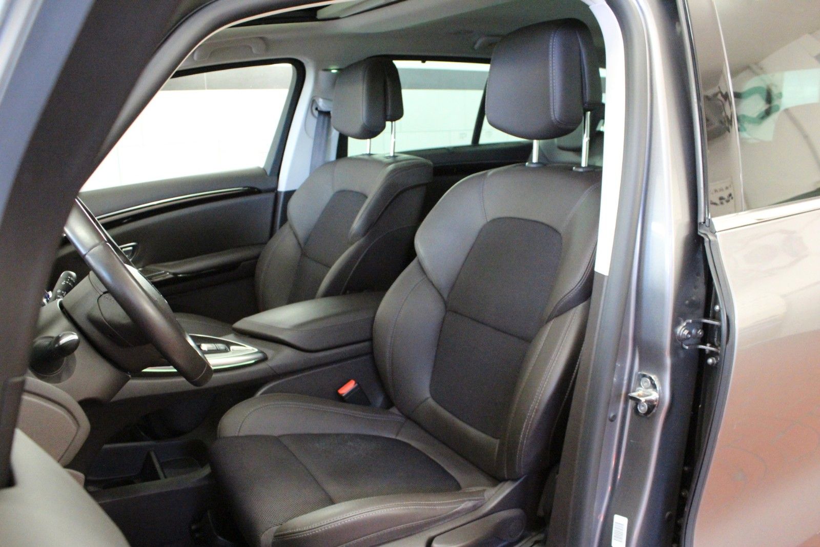 Fahrzeugabbildung Renault Espace ENERGY TCe 200 EDC Intens 7 Sitzer