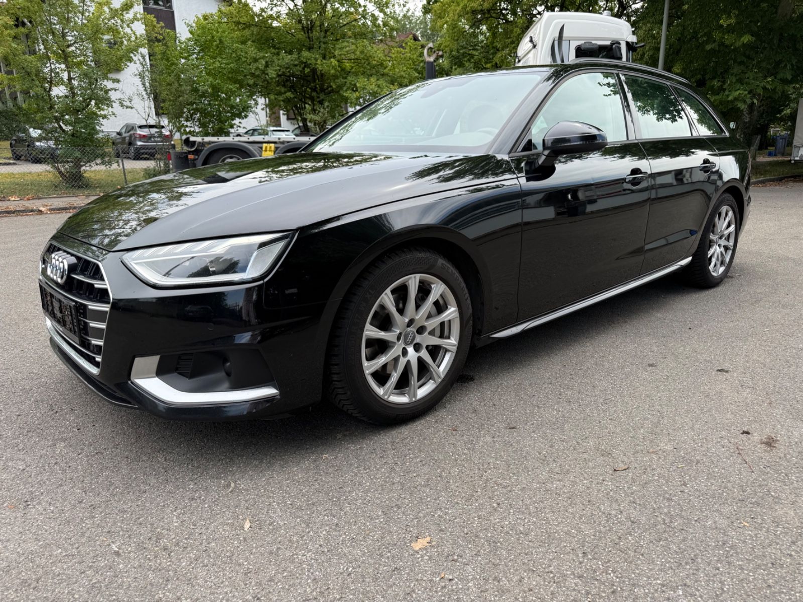 Audi A4 Avant 40 TDI quattro Matrix-LED NEU MOTOR