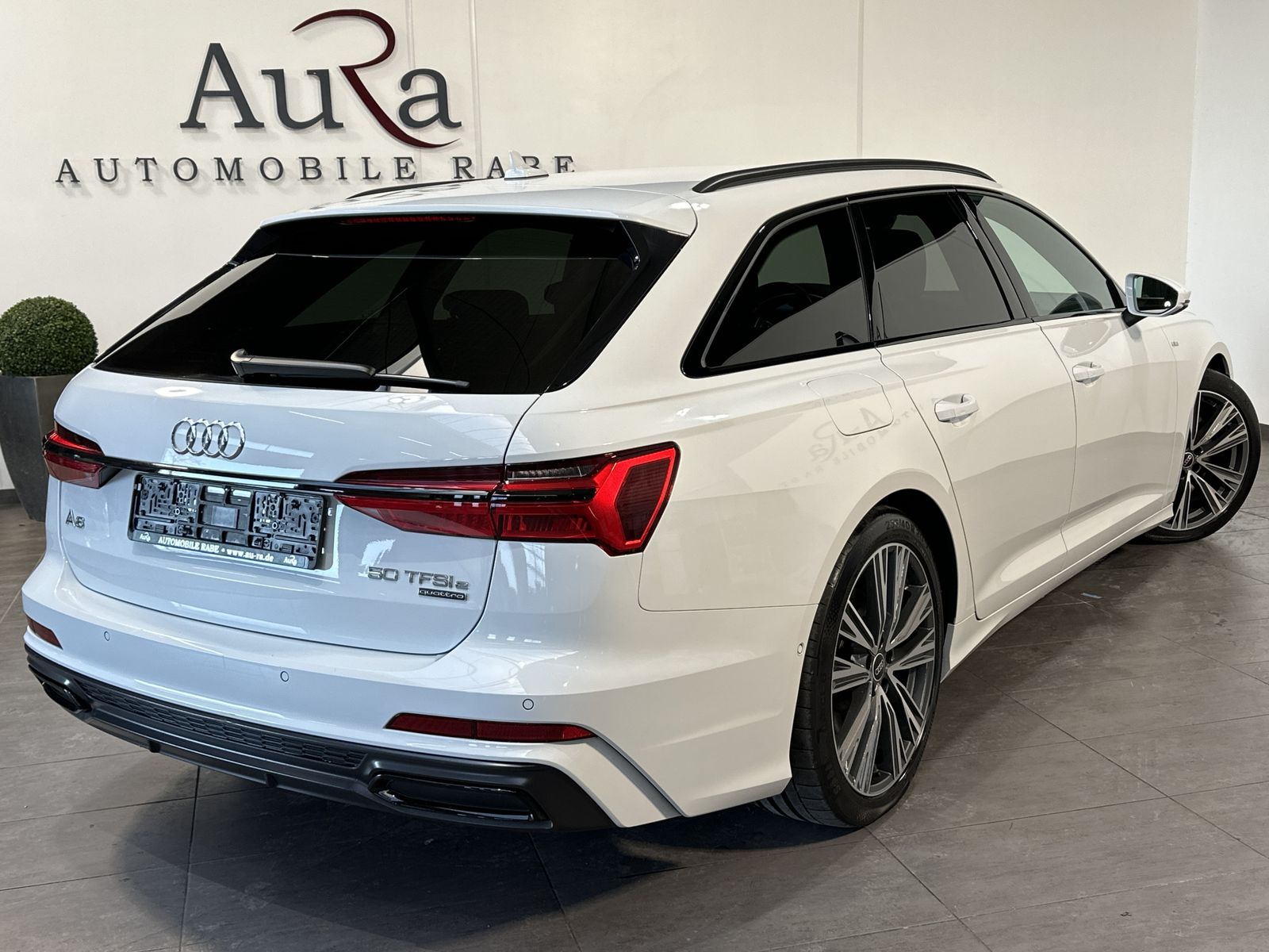 Fahrzeugabbildung Audi A6 Avant 50 TFSI e Qu S-Line NAV+LED+VCOCK+20ZO