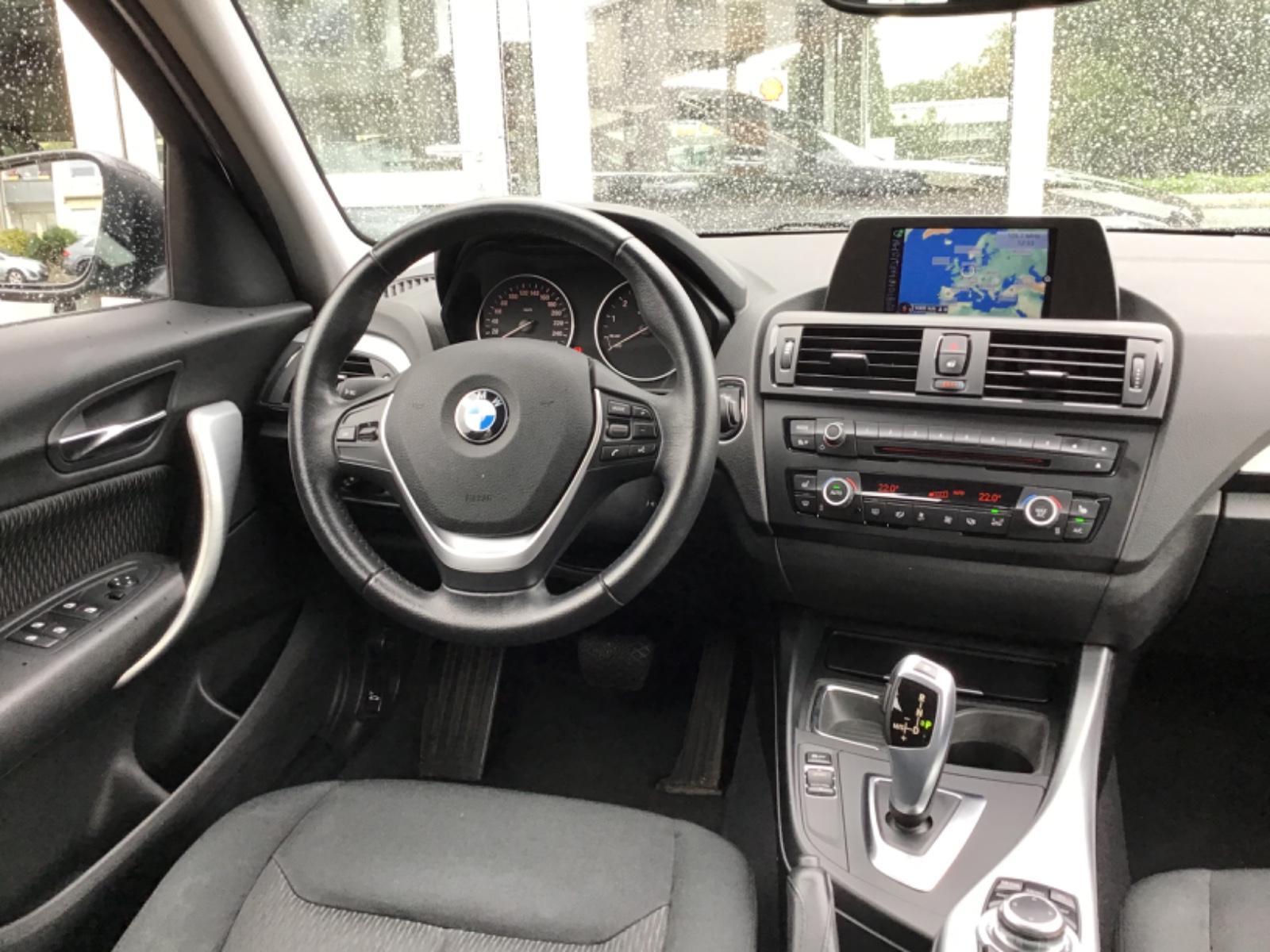 BMW 118 Lim. Aut.~Advantage~Navi~Bluetooth~Bi-Xenon